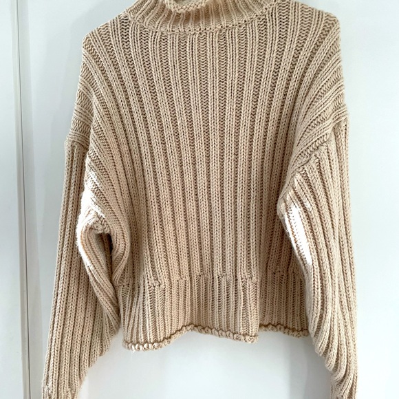 H&M oversized turtleneck knit sweater - Picture 3 of 3